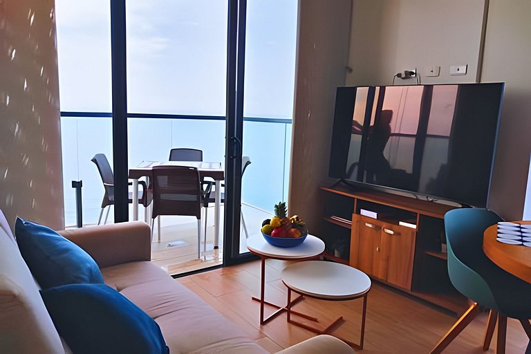 Brand New, 3blocks from Walled C, Stunning Views