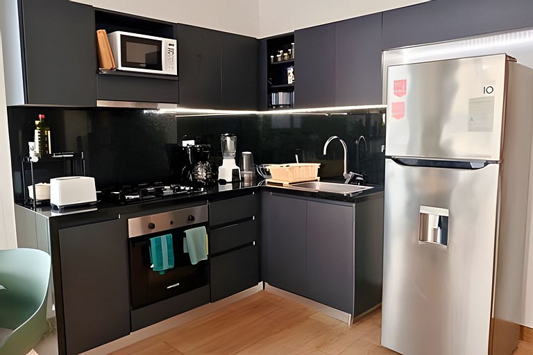 Brand New, 3blocks from Walled C, Stunning Views
