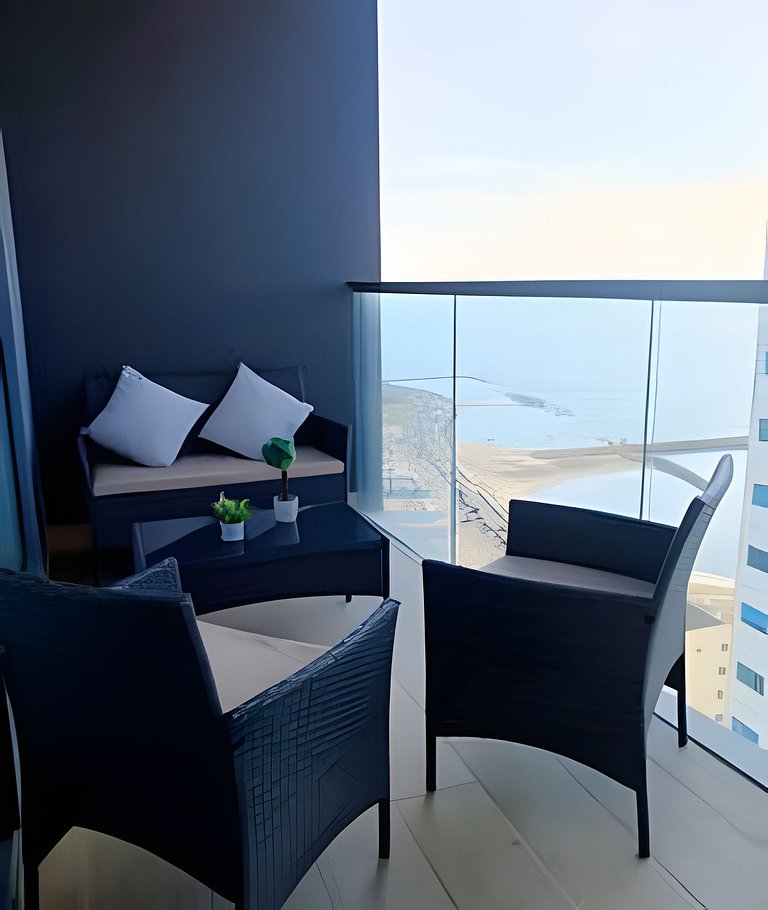Brand New, 3blocks from Walled C, Stunning Views