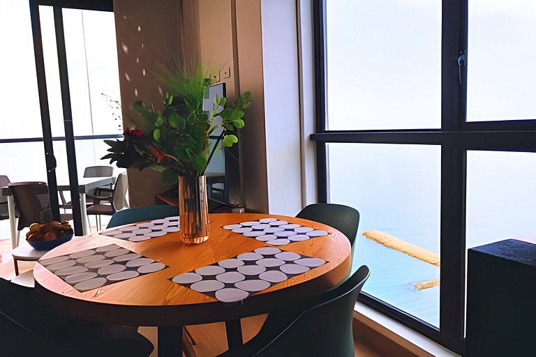 Brand New, 3blocks from Walled C, Stunning Views