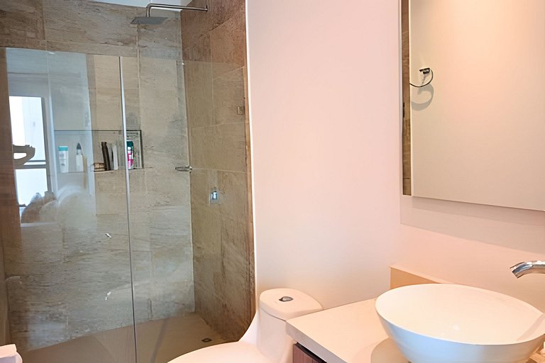 Brand New, 3blocks from Walled C, Stunning Views