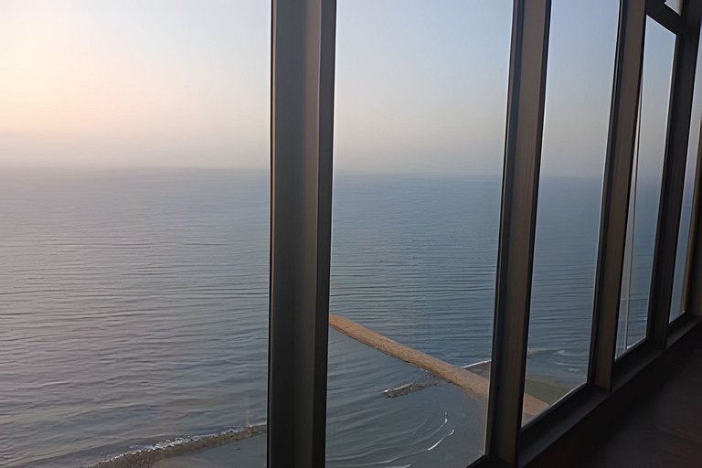 Luxury 2B, stunning View 4 Blocks from walled City