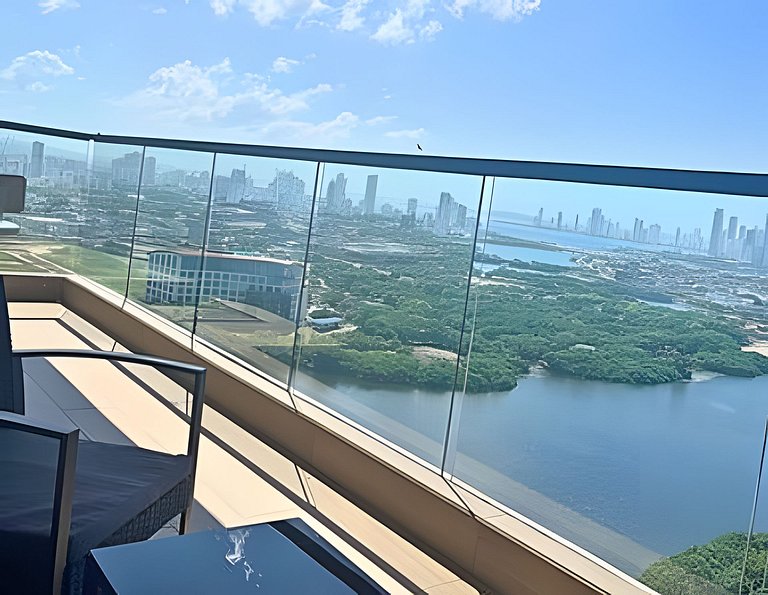 Luxury Apartment with Ocean y Walled City Views
