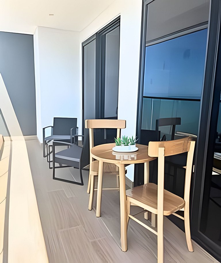 Luxury Apartment with Ocean y Walled City Views