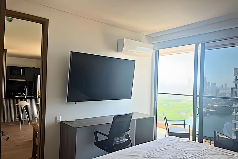 Luxury Apartment with Ocean y Walled City Views