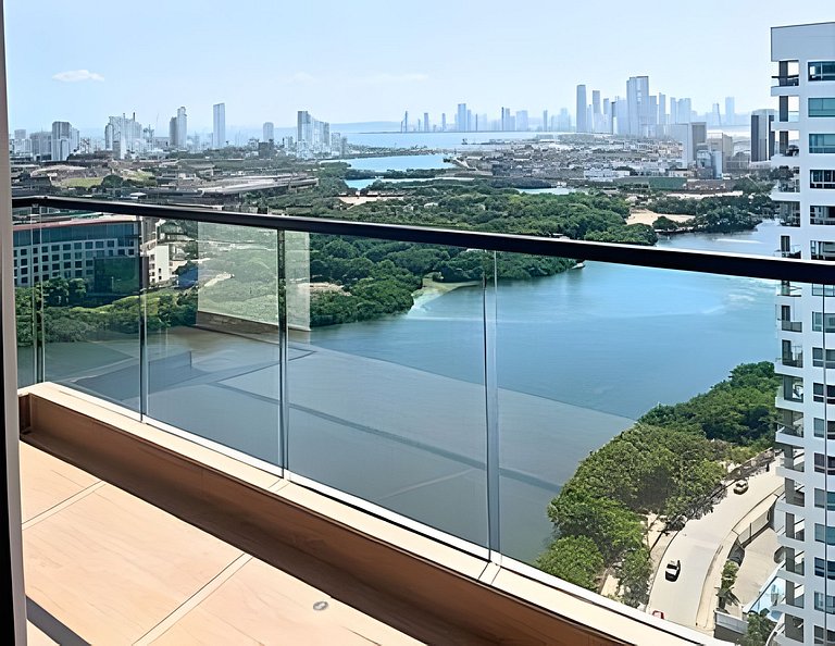 Luxury Apartment with Ocean y Walled City Views
