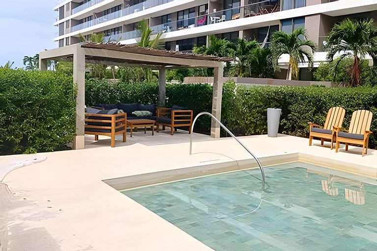 Lujoso, último piso con salida directa a la playa