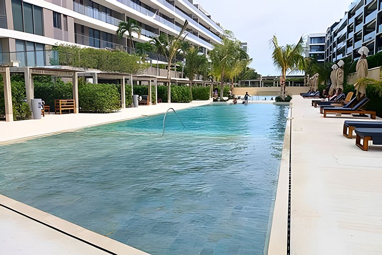 Lujoso, último piso con salida directa a la playa