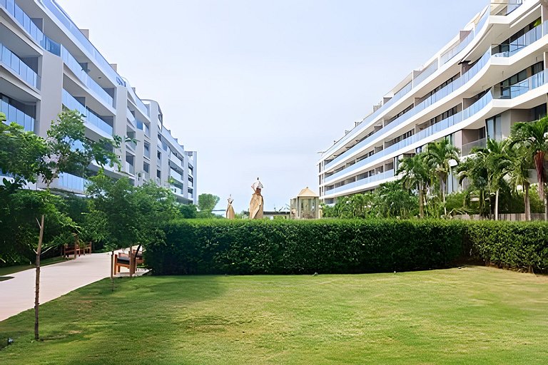 Lujoso, último piso con salida directa a la playa