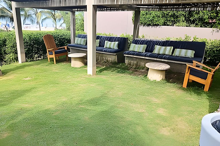 Lujoso, último piso con salida directa a la playa