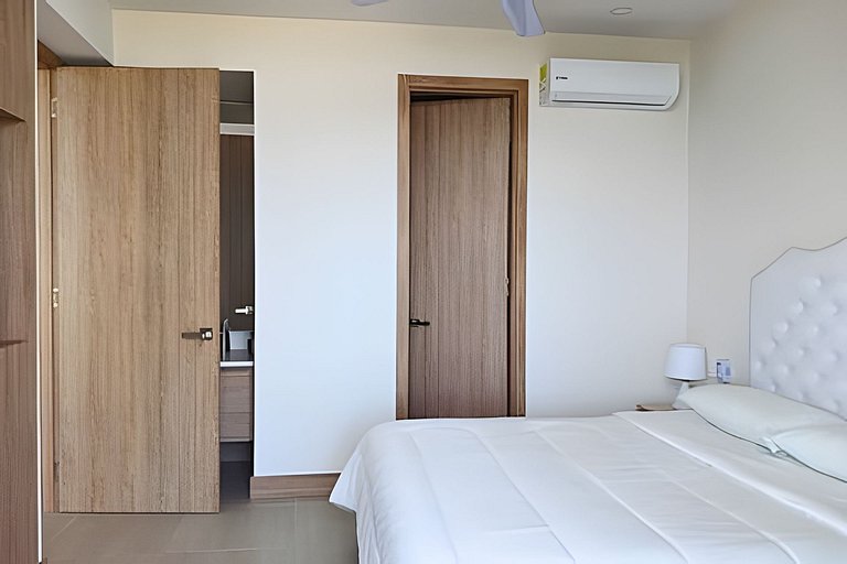 Lujoso, último piso con salida directa a la playa