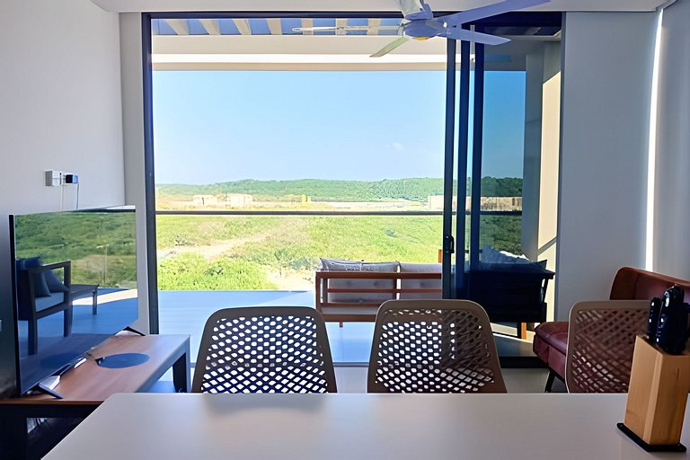 Lujoso, último piso con salida directa a la playa