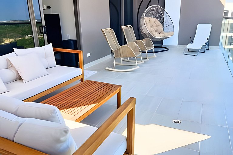 Lujoso, último piso con salida directa a la playa