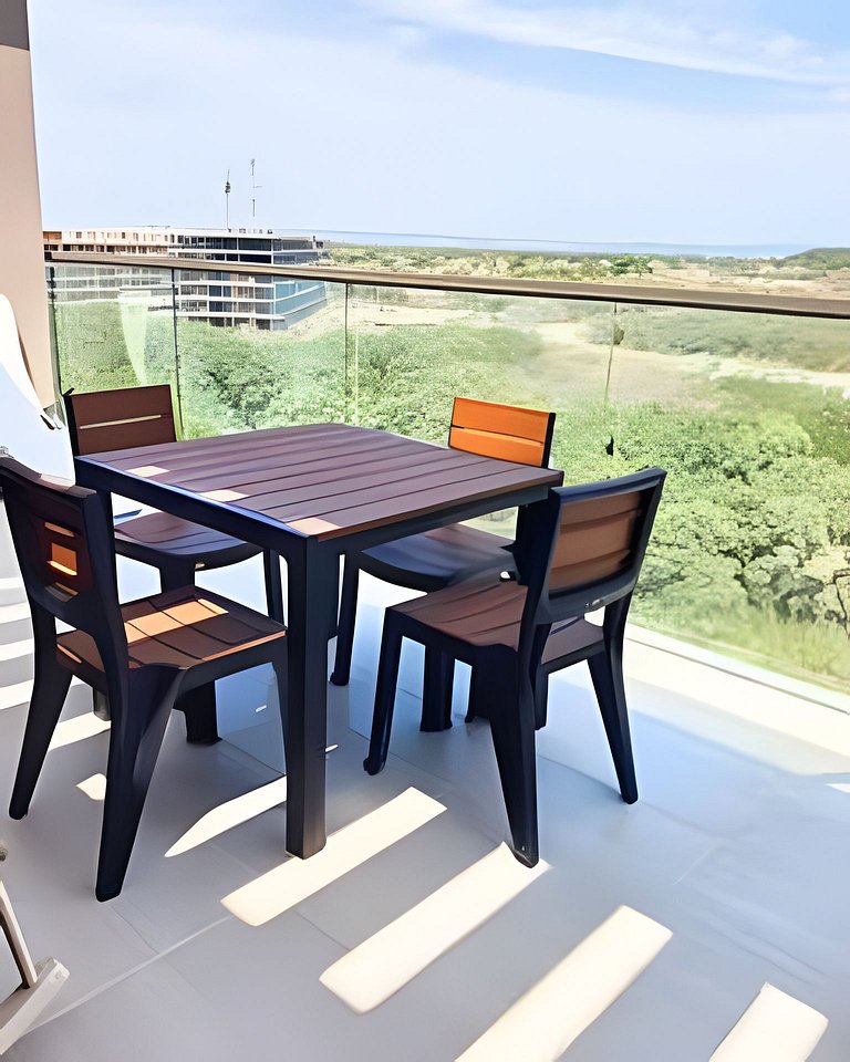 Lujoso, último piso con salida directa a la playa
