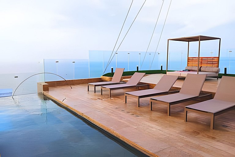 Oceanfront Gem by Walled City, Spectacular Views