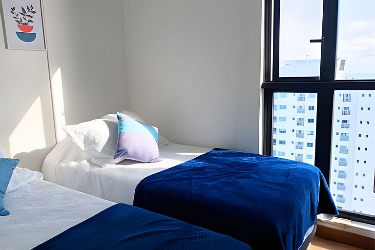 Oceanfront Gem by Walled City, Spectacular Views