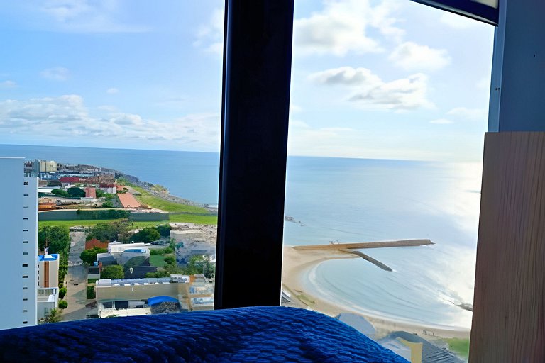 Oceanfront Gem by Walled City, Spectacular Views