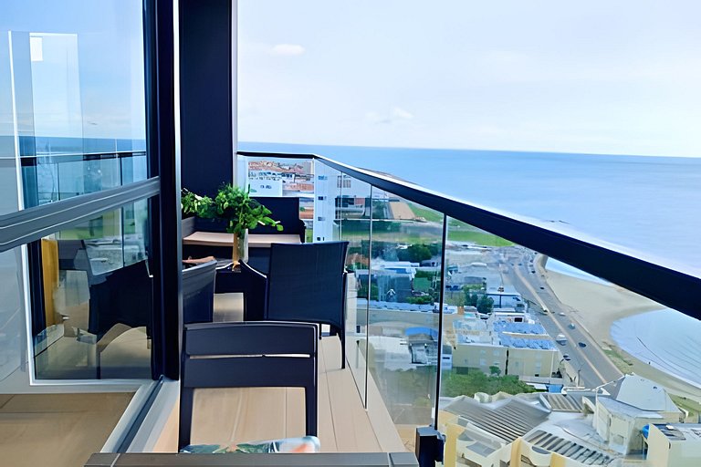 Oceanfront Gem by Walled City, Spectacular Views