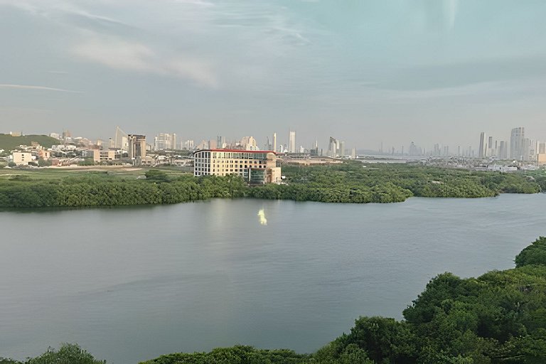 New Gem, 2B, 4 blocks from Center Amazing Views
