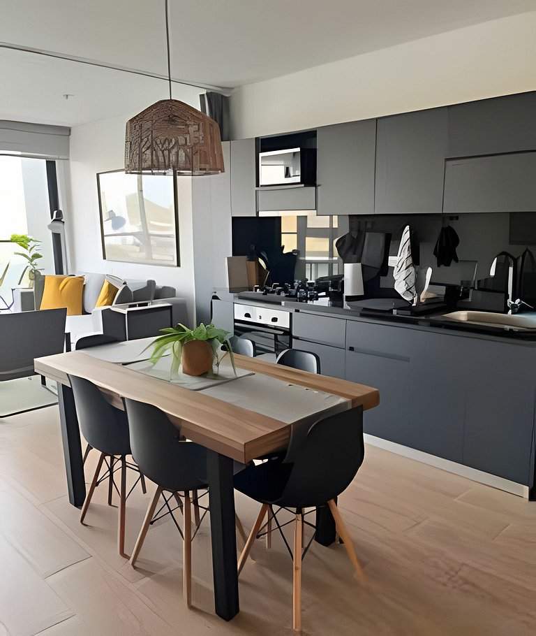 New Gem, 2B, 4 blocks from Center Amazing Views