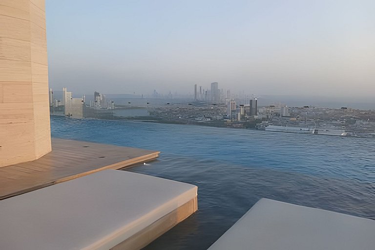New Gem, 2B, 4 blocks from Center Amazing Views