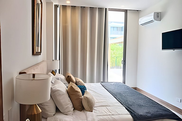 Lujoso Apto con Piscina y Terraza Privada