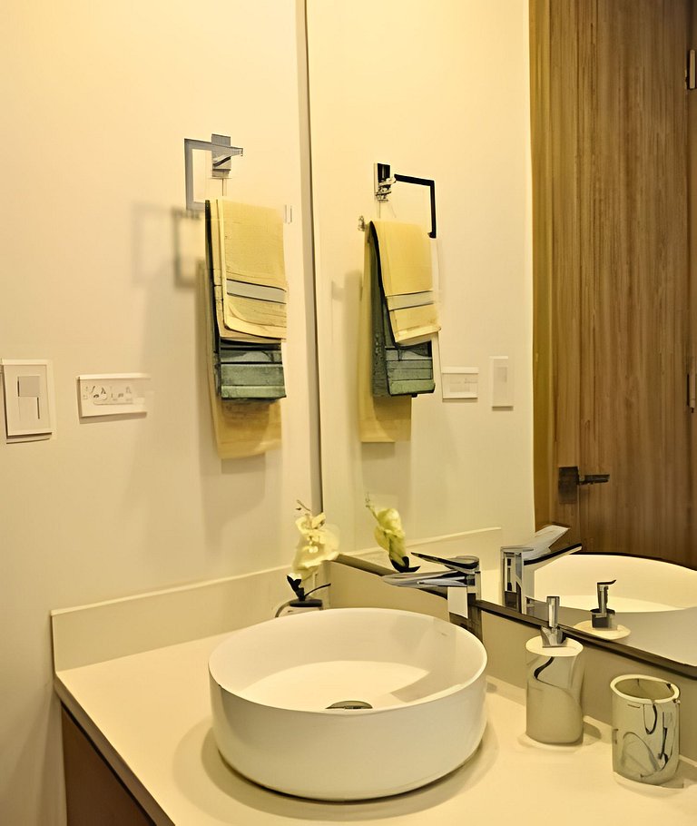 Lujoso Apto con Piscina y Terraza Privada