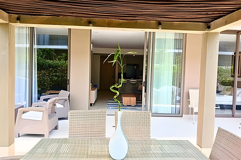 Lujoso Apto con Piscina y Terraza Privada