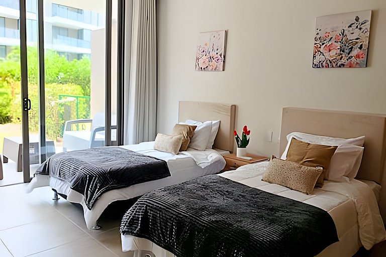 Lujoso Apto con Piscina y Terraza Privada