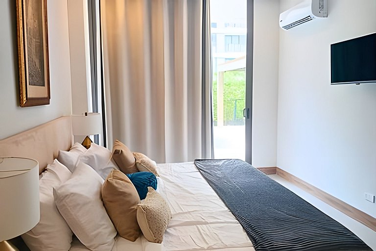 Lujoso Apto con Piscina y Terraza Privada