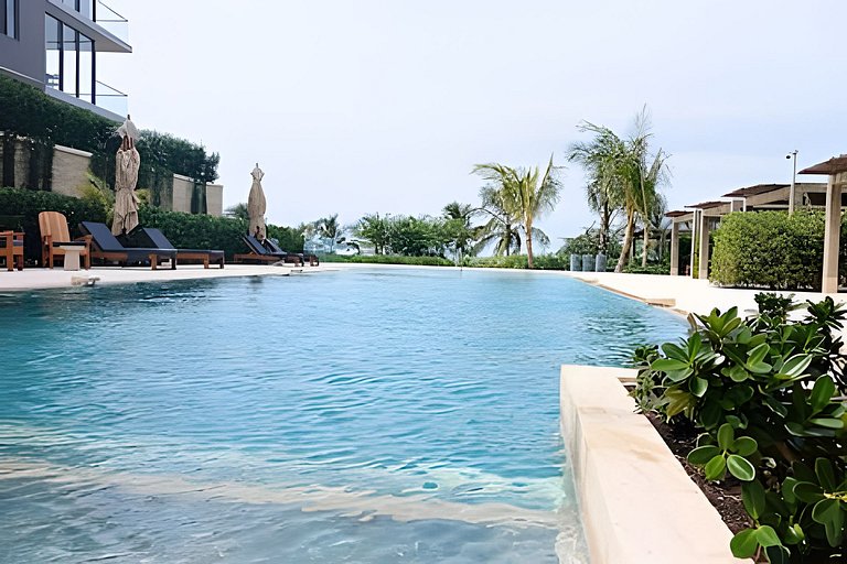 Lujoso Apto con Piscina y Terraza Privada