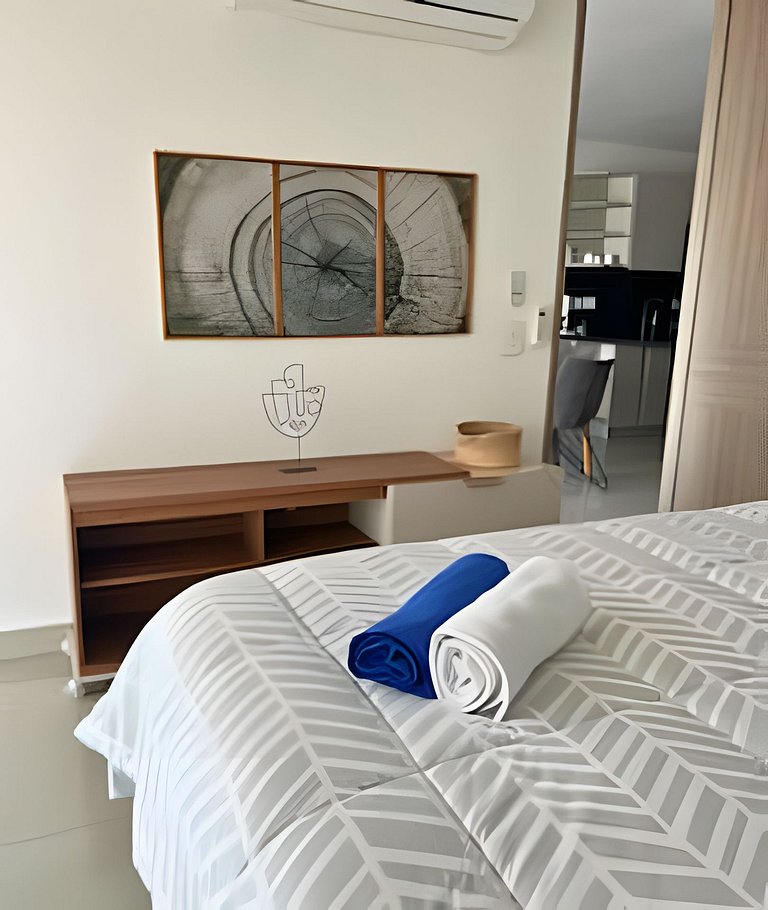 Chic Apartment Near It All