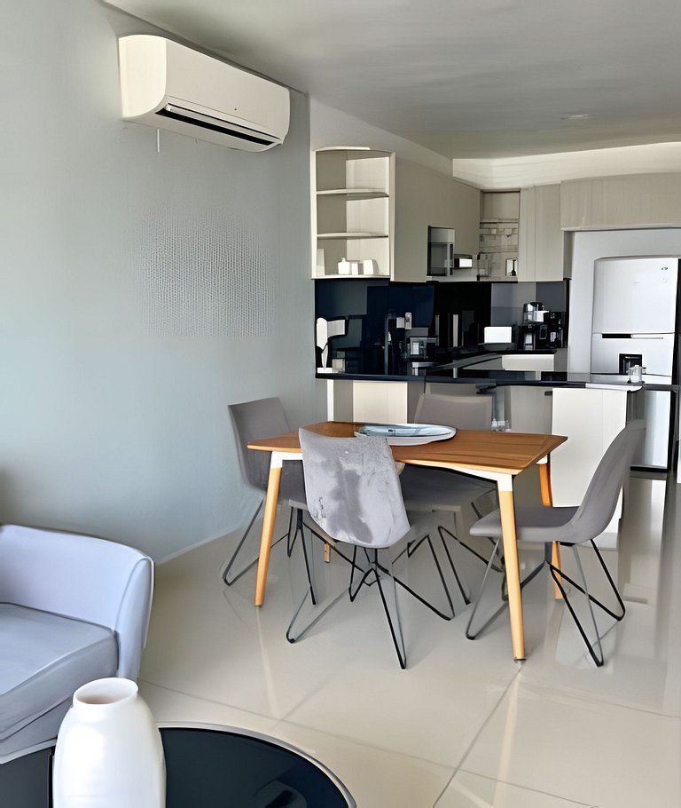 Chic Apartment Near It All