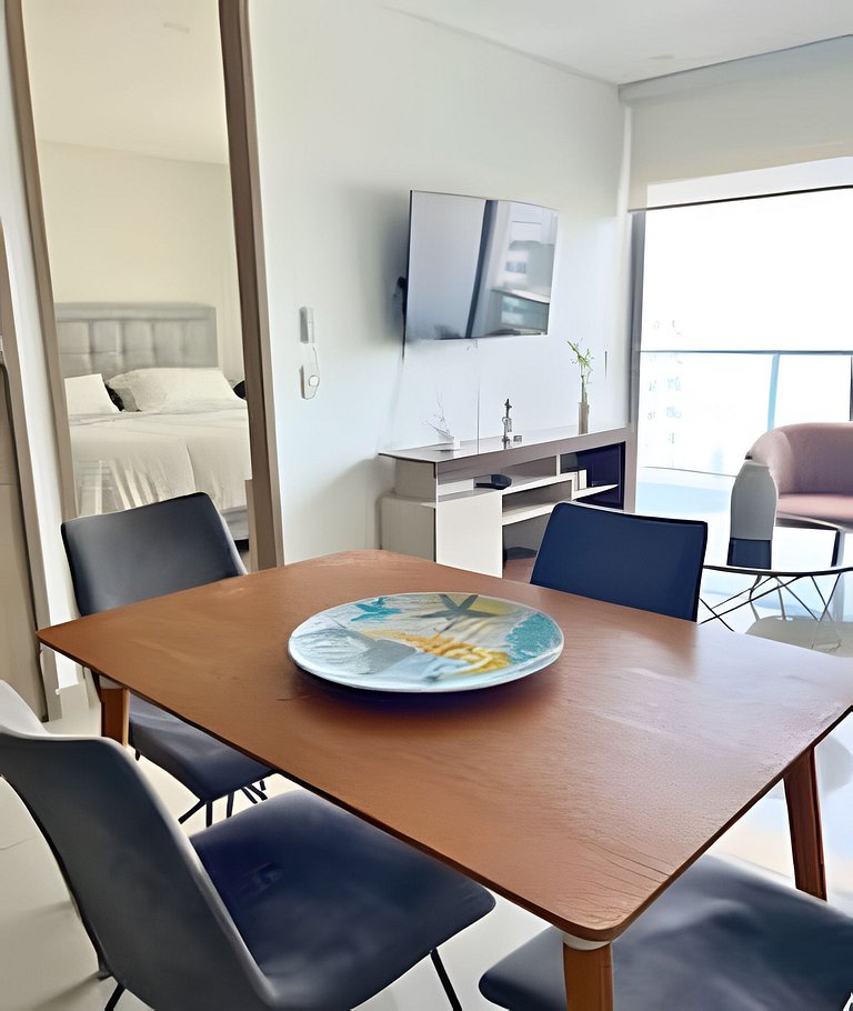 Chic Apartment Near It All