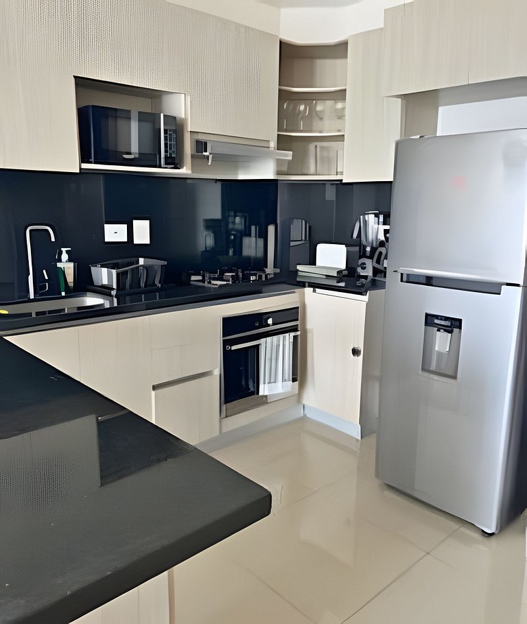 Chic Apartment Near It All