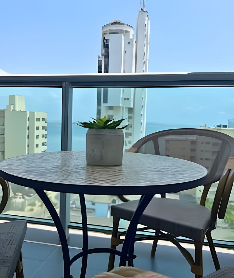 Chic Apartment Near It All