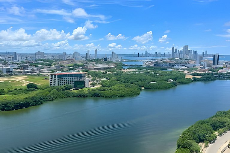 Brand New Apt Pool & City Views