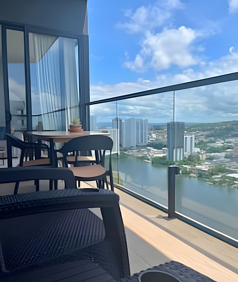 Brand New Apt Pool & City Views