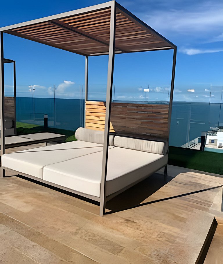 Brand New Apt Pool & City Views
