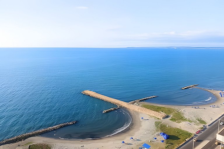 Stuning view to Walled city & Beach, King size bed