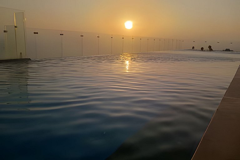 Stuning view to Walled city & Beach, King size bed