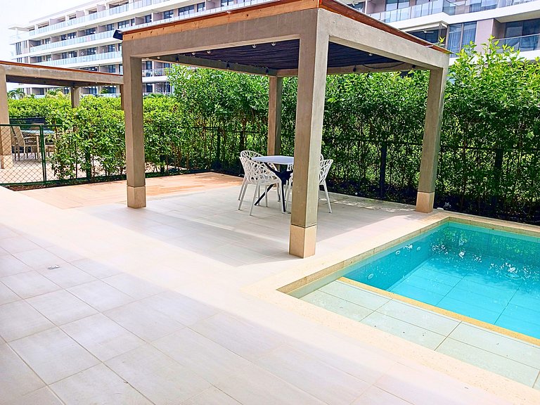 Lujoso Apto con Piscina Privada y salida a playa