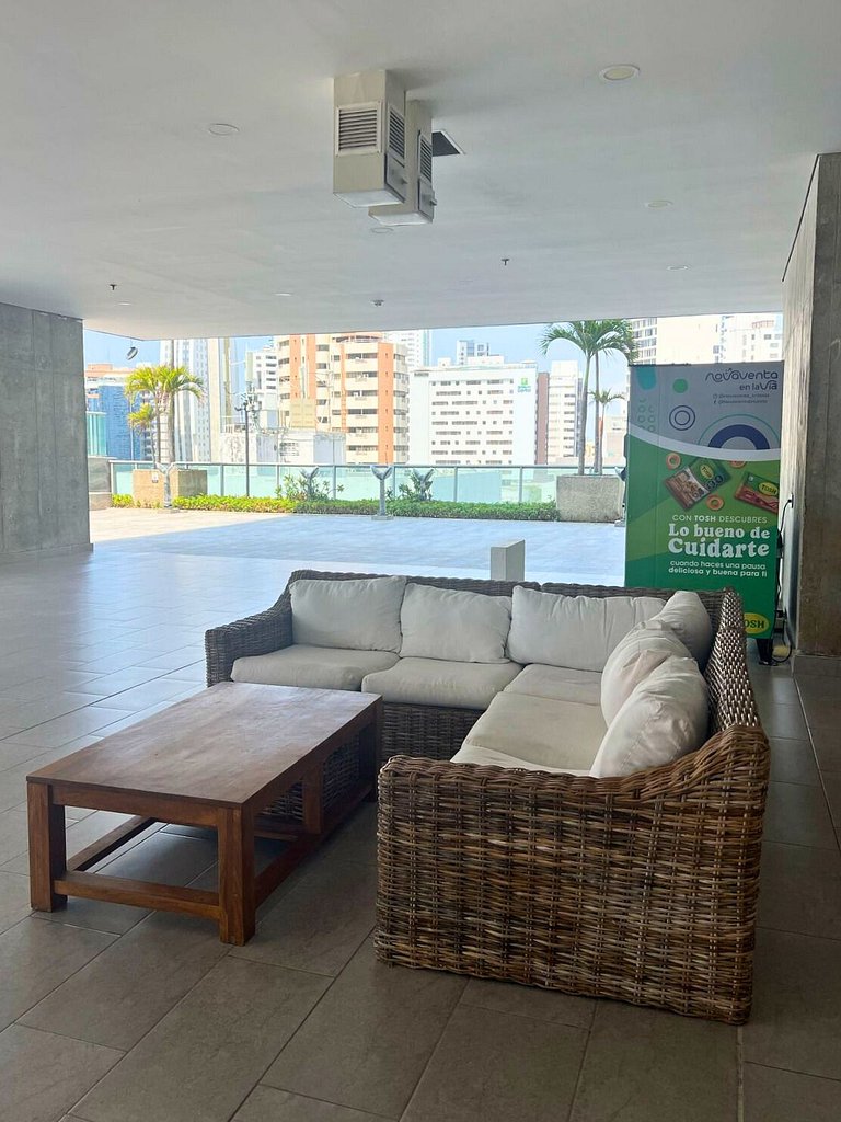 Chic Apartment Near It All
