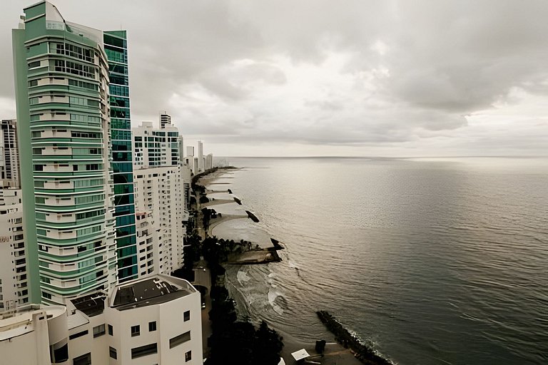 Beachfront Bocagrande Stay | Breathtaking Sunsets