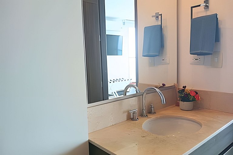 Luxury Escape: Sea, Comfort & Style