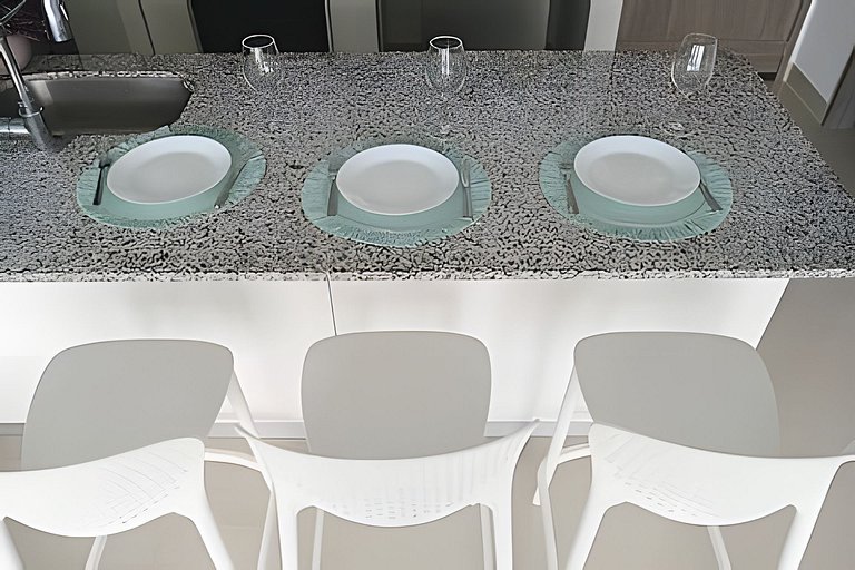 Luxury Escape: Sea, Comfort & Style