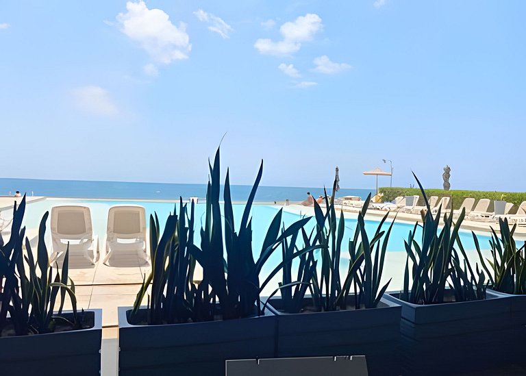 Luxury Escape: Sea, Comfort & Style