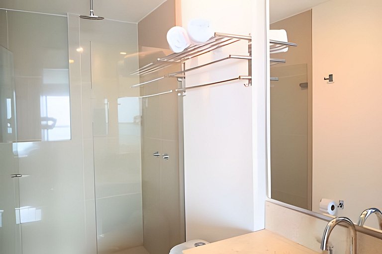 Luxury Escape: Sea, Comfort & Style