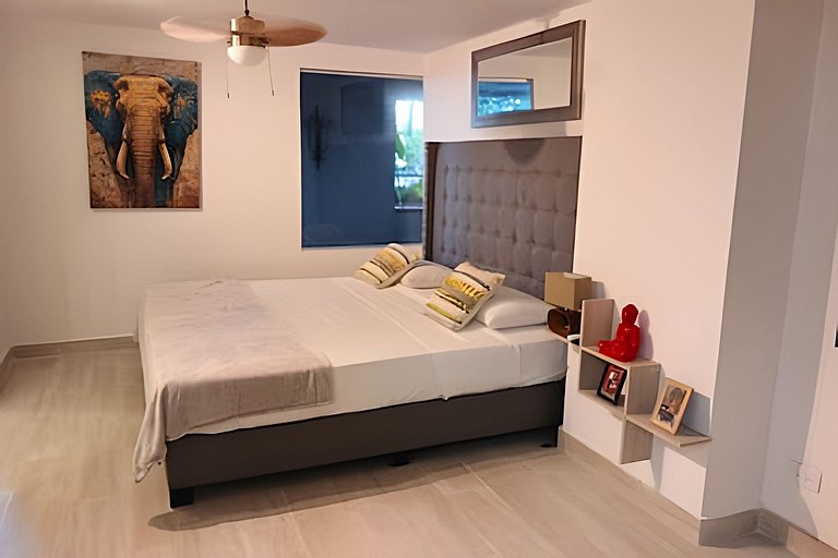 Apartstudio en corazón de C. Amurallada, Cama king
