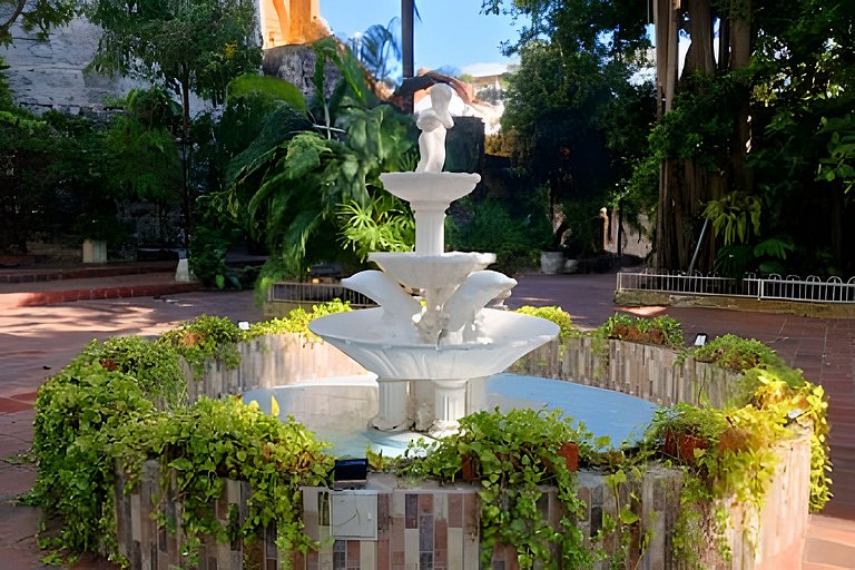 Apartstudio en corazón de C. Amurallada, Cama king